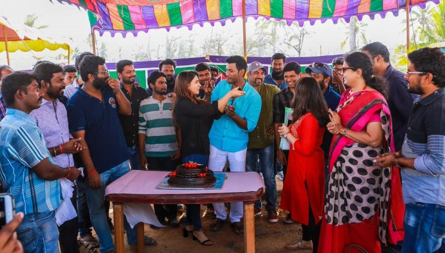 Tamil movie Irumbu Thirai shooting wrapped up today in Chennai. Vishal, Samantha Akkineni graced the event. Vishal,Samantha Akkineni,Vishal and Samantha Akkineni,Irumbu Thirai,Irumbu Thirai wraps up,Irumbu Thirai shooting wrapped up,Irumbu Thirai shooting