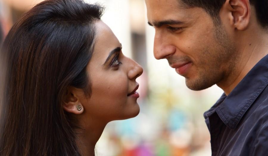 Aiyaary is a film based on the inner conflicts of Army men, Manoj Bajpayee and Sidharth Malhotra, and brings to celluloid a series of thrilling events that unfold for the mentor - protégé duo. From the makers of A Wednesday, Baby, Special 26, Aiyaary is Neeraj Pandey's next to bring in the Republic Day of 2018. Aiyaary,Lae Dooba,Lae Dooba song,Sunidhi Chauhan,Rohchak Kholi,Sidharth Malhotra