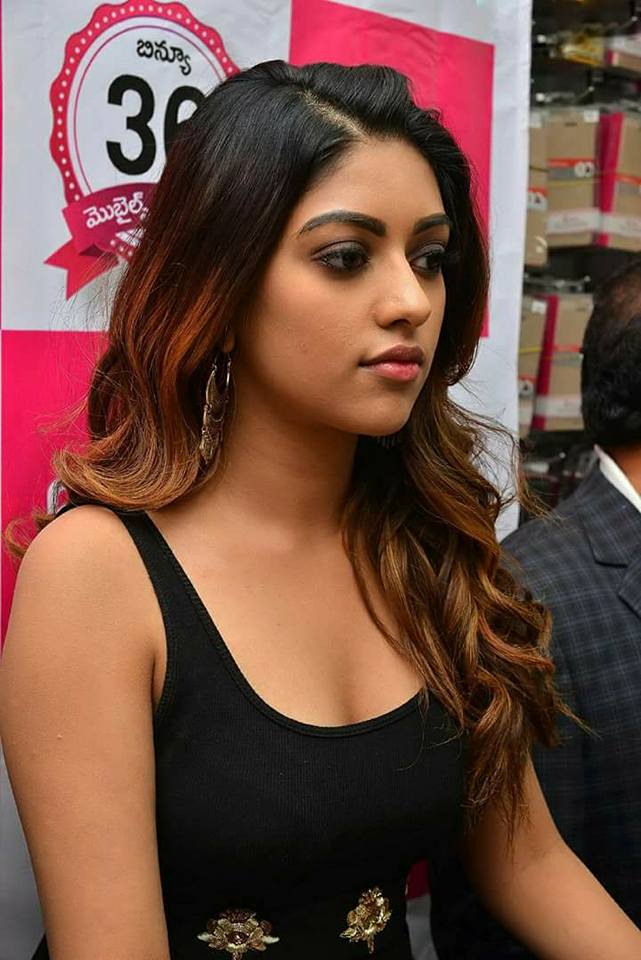Anu Emmanuel poses for the camera during B New Mobile store launch. Anu Emmanuel,actress Anu Emmanuel,B New Mobile store,B New Mobile store launch,hot Anu Emmanuel,Anu Emmanuel in saree,Anu Emmanuel hot pics,Anu Emmanuel hot images,Anu Emmanuel hot stills,Anu Emmanuel hot pictures,Anu Emmanuel hot photos