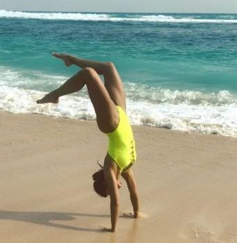 Jacqueline Fernandez who is currently on a vacation with her family to celebrate the new year is giving everyone some major beach body goals. The Judwaa 2 actress soaks in some vitamin C as she flaunts her sexy body in a fluorescent green swimsuit.