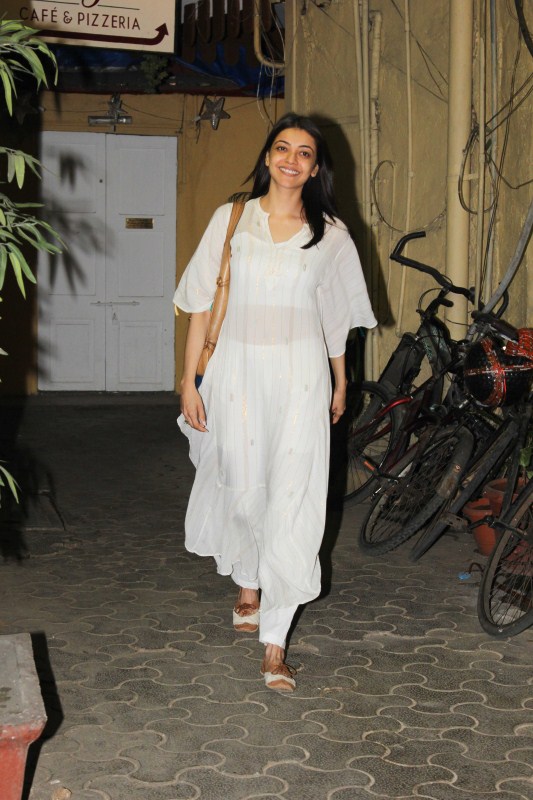 Kajal Aggarwal is all smiles as she arrives at Bandra. Kajal Aggarwal,actress Kajal Aggarwal,Kajal Aggarwal at Bandra