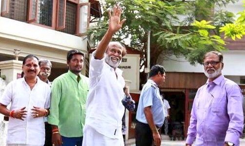 Rajinikanth greets his fans from his residence on the eve of New Year in Chennai. Superstar Rajinikanth,Rajinikanth,actor Rajinikanth,Rajinikanth greets fans,Rajinikanth on New year,New year 2018,happy New year 2018