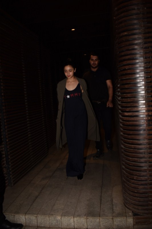 Alia Bhatt,actress Alia Bhatt,Alia Bhatt at Estella Juhu,Estella Juhu