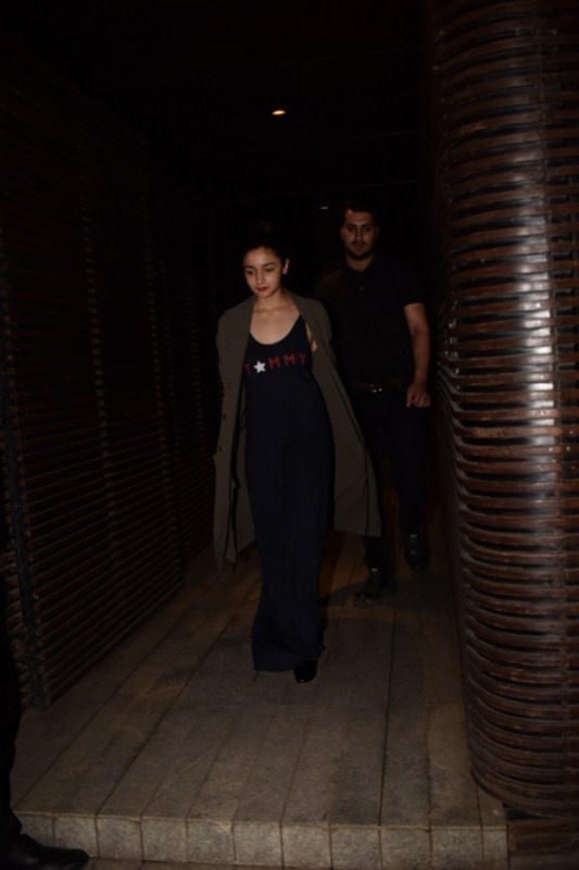 Alia Bhatt spotted at Estella Juhu - Photos,Images,Gallery - 80576