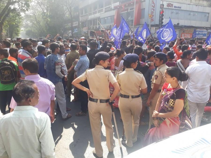 Fadnavis also targeted mischievous elements indulging in rumour mongering through the social media and said action would be taken against such persons. Meanwhile, some Dalit groups staged demonstrations in Chembur and other pockets of Mumbai on Tuesday, resulting in massive traffic snarls, including on the Mumbai-Panvel highway. Bhima Koregaon Violence,Bhima Koregaon,Chembur,Ghatkopar,Traffic jams choke Chembu,Chembu Traffic jam,Devendra Fadnavis