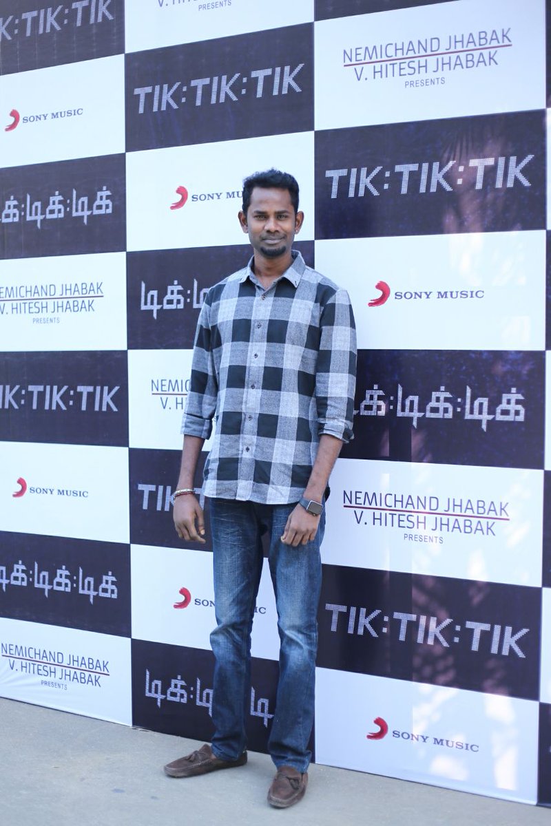 Actor Ramesh Thilak poses for the cameras during Tik Tik Tik audio launch. Jayam Ravi,D Imman,Nivetha Pethuraj,Tik Tik Tik,Tik Tik Tik audio launch,Tik Tik Tik audio,Tik Tik Tik music,Tik Tik Tik music launch,Tik Tik Tik audio launch pics,Tik Tik Tik audio launch images,Tik Tik Tik audio launch stills,Tik Tik Tik audio launch pi