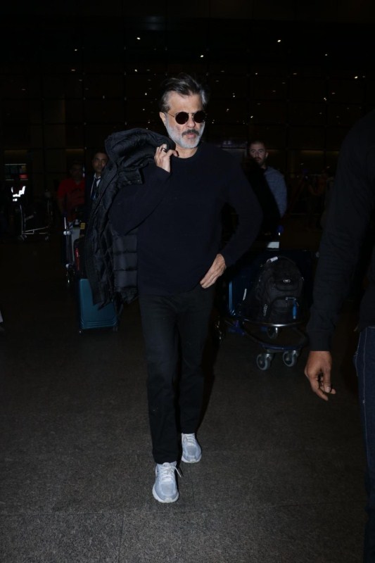 Bollywood actor Anil Kapoor seen at Chhatrapati Shivaji Maharaj International airport in Mumbai on Jan 2, 2018. Anil Kapoor,Anil Kapoor spotted at Airport,Anil Kapoor spotted at Chhatrapati Shivaji Maharaj airport,actor Anil Kapoor,Anil Kapoor latest pics,Anil Kapoor latest images,Anil Kapoor latest stills,Anil Kapoor latest pictures,Anil Kapoor latest photos