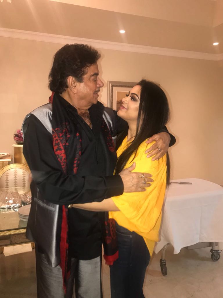 Trishala is the daughter of Sanjay and late actress Richa Sharma. Shatrughan Sinha,Sanjay Dutt,Sanjay Dutt daughter,Sanjay Dutt daughter Trishala,Trishala Dutt,Sonakshi Sinha