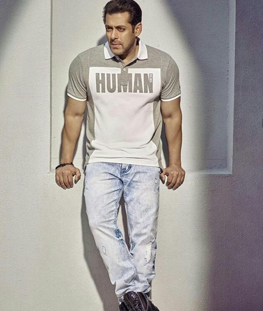 Salman Khan: Questions about this superstar’s wedding plans will continue to be asked this year as well. Salman Khan has been stealing hearts with his macho personality since years now. He maybe a bhai for the boys but girls refuse to call him that. Girls from across the country and even overseas fill his timeline every now and then with their love. He is one of the most desirable men. Salman Khan,Prabhas,Ranbir Kapoor,Ranveer Singh,Salman Khan marriage,Prabhas marriage,Ranbir Kapoor marriage,Ranveer Singh marriage,Anushka Sharma,Virat Kohli