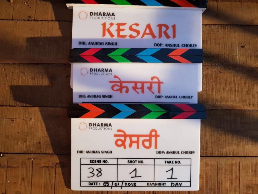 Akshay has teamed up with Karan Johar's Dharma Productions for the movie, based on the Battle of Saragarhi. The film is directed by Anurag Singh. In the first look, Akshay is seen sporting a saffron turban and a beard. Akshay Kumar,actor Akshay Kumar,Akshay Kumar Kesari,Kesari first look,Kesari first look poster,Kesari poster,Kesari movie poster