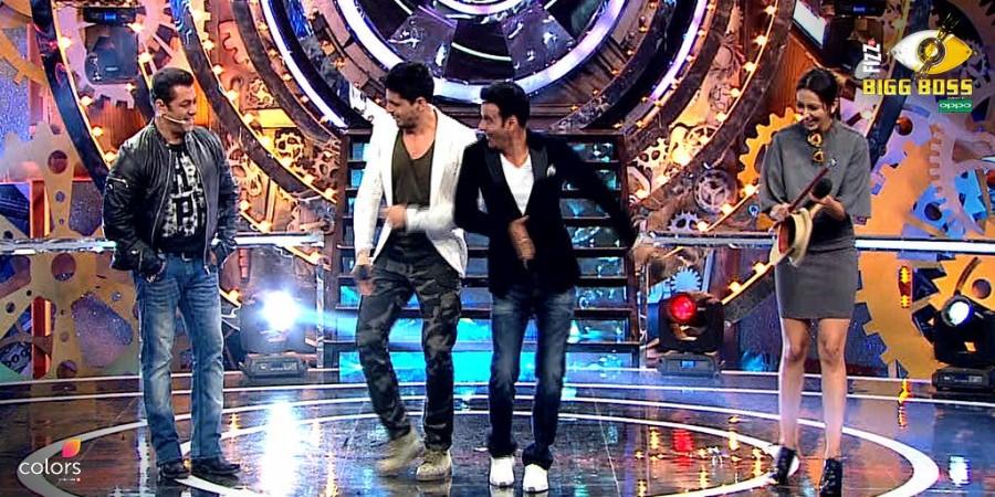 Sidharth Malhotra and Manoj Bajpayee who are seen in the mentor-protege bond in the film were seen posing for a selfie with the host Salman Khan. Actor Sidharth Malhotra took to his social media platforms to share the picture saying, "#Aiyaary team at #bigbossseason11 this sunday ! with @BeingSalmanKhan @BajpayeeManoj @Rakulpreet". Sidharth Malhotra,Manoj Bajpayee,Rakul Preet Singh,Salman Khan,Salman Khan Big Boss 11,Big Boss 11,Aiyaary,Aiyaary promotion,Aiyaary movie promotion,Aiyaary promotion on Bigg Boss 11