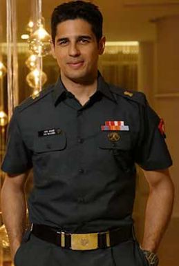 Sidharth Malhotra: The actor is all set to play an army officer for the very first time with Neeraj Pandey's upcoming flick Aiyaary. Sidharth will essaying the role of Major Jai Bakshi in the film. Manoj Bajpayee,Sidharth Malhotra,Akshay Kumar,John Abraham,Shah Rukh Khan,Ajay Devgn and Saif Ali Khan,Sunny Deol,Hrithik Roshan,Republic day