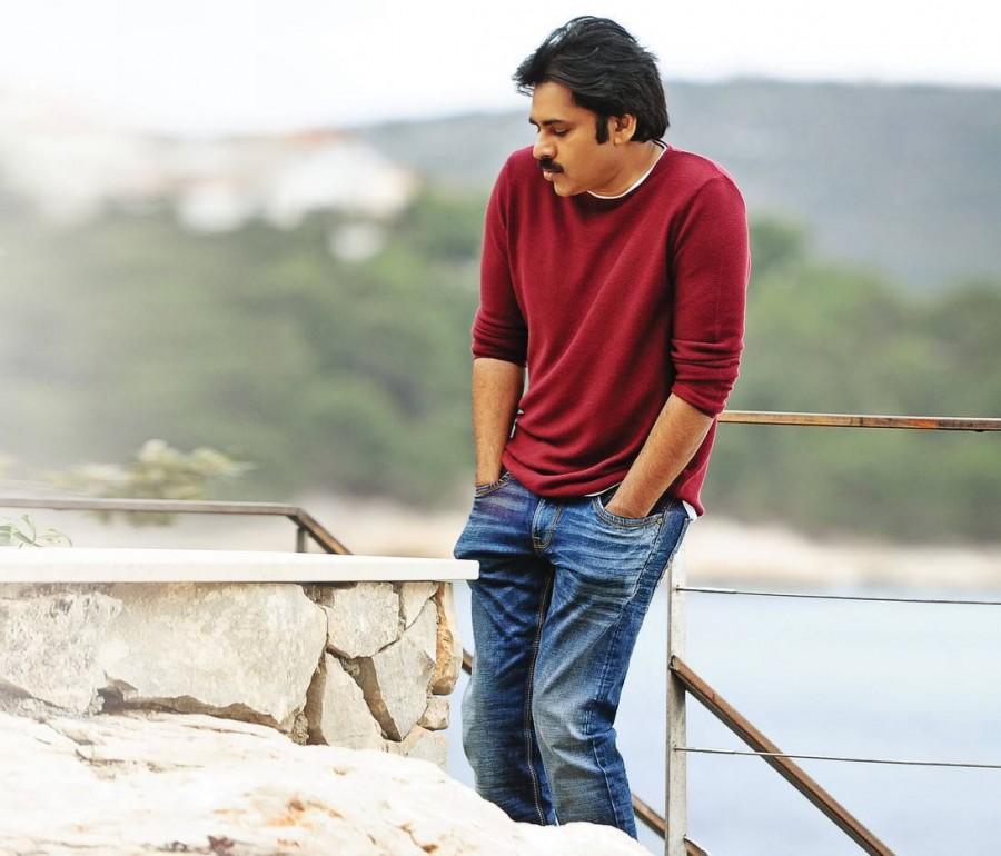 The first song "Baitikochi Chusthe" was unveiled on 6 November 2017. Pawan Kalyan,Keerthy Suresh,Anu Emmanuel,Agnyaathavaasi,Agnyaathavaasi movie stills,Agnyaathavaasi movie pics,Agnyaathavaasi movie images,Agnyaathavaasi movie pictures,Agnyaathavaasi movie photos,Agnyaathavaasi stills,Agnyaathavaasi pictures,Agnyaathavaas