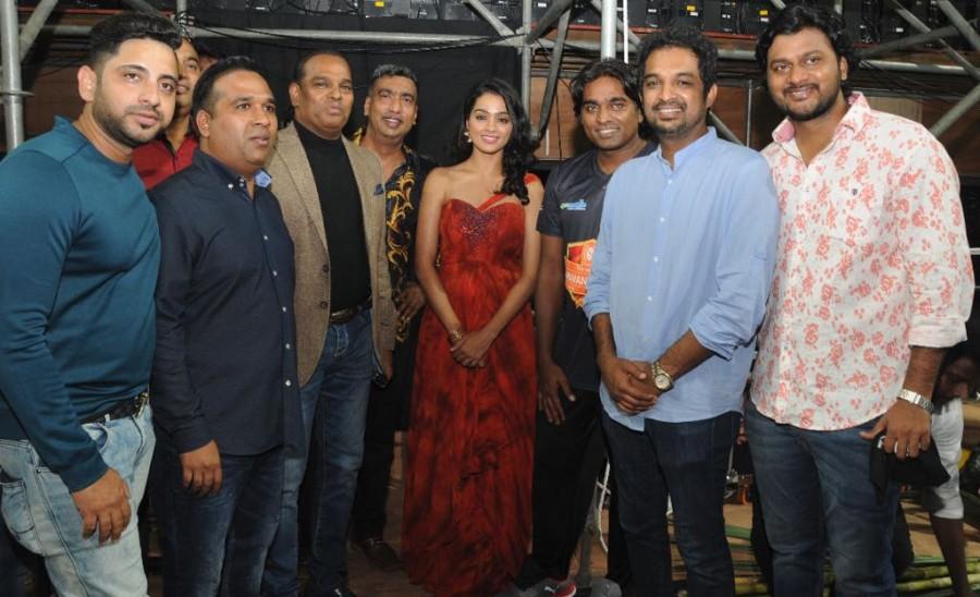 South Indian celebs like Vijay Sethupathi, Justin Prabhakaran, Gautham Karthik, Gayathrie Shankar, Arumuga Kumar graced the event. Vijay Sethupathi,Justin Prabhakaran,Gautham Karthik,Gayathrie Shankar,Arumuga Kumar,Oru Nalla Naal Paathu Solren,Oru Nalla Naal Paathu Solren audio launch,Oru Nalla Naal Paathu Solren music launch,Oru Nalla Naal Paathu Solren audio launch pics,Oru Nalla N