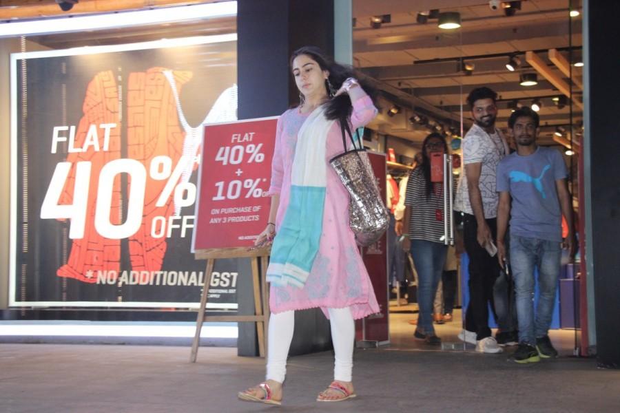 Actress Sara Ali Khan spotted at Sportswear store in Mumbai. Saif Ali Khan daughter Sara Ali Khan,Sara Ali Khan,Sara Ali Khan at Puma store,Puma store,Puma store in Mumbai,actress Sara Ali Khan