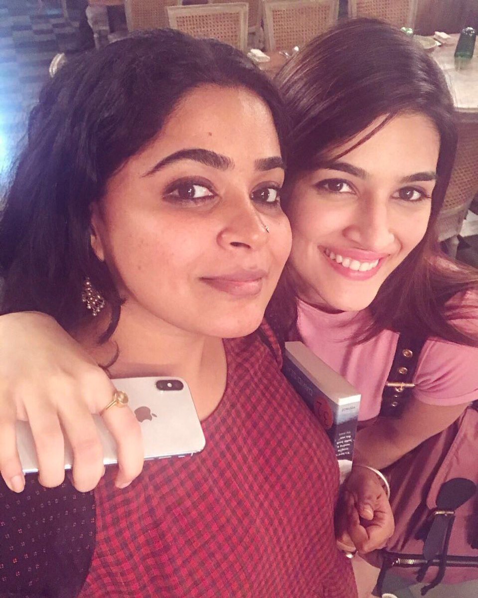 Touted as the tastiest film of 2017, Bareilly Ki Barfi brought together the duo Kriti Sanon and Ashwiny Iyer Tiwari for the first time. Kriti Sanon and director Ashwiny Iyer Tiwary developed a very warm bond on the sets of the film, which was visible through the social media posts of the duo. The ladies had yet another outing months after the film's release and the bond is strong as ever. Kriti Sanon took to her social media to share details of the same saying, "Time flies when we are chatting!! I Love you @ashwinyiyertiwari we should meet more often.. you, me , yummy food and gappe! mmuuuahhhh". Bareilly Ki Barfi reunion,Bareilly Ki Barfi,Kriti Sanon and Ashwiny Iyer Tiwari,Kriti Sanon,Ashwiny Iyer Tiwari
