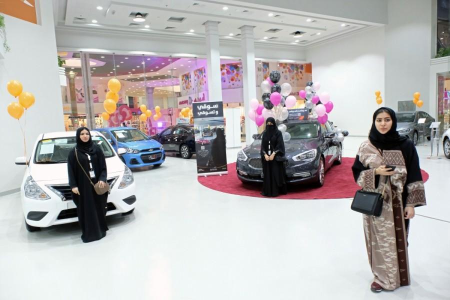 Saudi women are seen at the first automotive showroom solely dedicated for women in Jeddah, Saudi Arabia January 11, 2018. Saudi Arabia,women in Jeddah,car showroom,women car showroom,Saudi Arabia women car showroom,women car showroom in Saudi Arabia,Jeddah