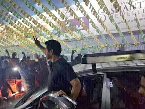 South Indian actor Vikram waves to the fans as he arrives at Vettri Theatre for Sketch FDFS in chennai. Chiyaan Vikram,Vikram,actor Vikram,Vikram at Vettri theatre,Sketch FDFS,Vikram watches Sketch