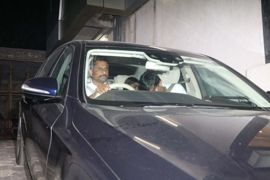Sonam Kapoor visits skin clinic in Bandra. Sonam Kapoor,Sonam Kapoor visits clinic,Sonam Kapoor at Bandra,Sonam Kapoor in Bandra,Sonam Kapoor latest pics,Sonam Kapoor latest images,Sonam Kapoor latest stills,Sonam Kapoor latest pictures,Sonam Kapoor latest photos