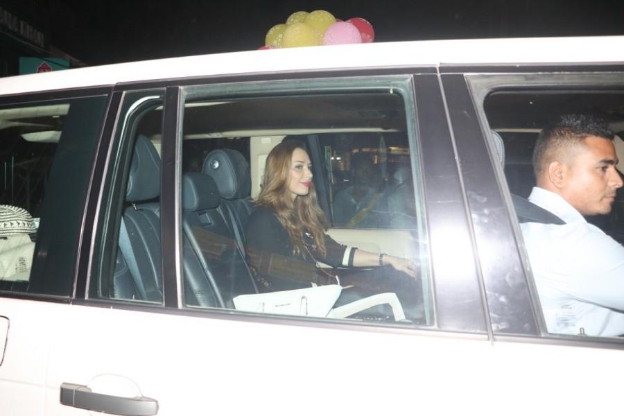 Iulia Vantur seen at clinic in Bandra, Mumbai. Salman Khan,Salman Khan girlfriend Iulia Vantur,Salman Khan girlfriend,Iulia Vantur,Iulia Vantur spotted at clinic,Iulia Vantur new pics,Iulia Vantur new images,Iulia Vantur new pictures,Iulia Vantur new photos