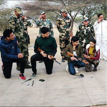 Post breakfast the team got to know about arms maintenance followed by an arms drills by Sidharth Malhotra, Rakul Preet Singh and Pooja Chopra which was again monitored by mentor Manoj Bajpayee. The team had a gala time as Sidharth Malhotra and Manoj Bajpayee cooked lunch for everyone. Sidharth Malhotra posted the happenings on his social media giving an insight into the fun-filled times of the team. Neeraj Pandey,Manoj Bajpayee,Sidharth Malhotra,Rakul Preet Singh,Pooja Chopra,BSF camp,Lohri,Lohri celebration,Aiyaary,Aiyaary promotion,Aiyaary movie promotion