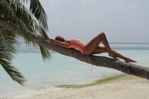 Alesha Dixon,singer Alesha Dixon,Alesha Dixon curves,Alesha Dixon in bikini,Alesha Dixon bikini pics,Alesha Dixon bikini images,Alesha Dixon bikini stills,Alesha Dixon bikini pictures,Alesha Dixon in Maldives