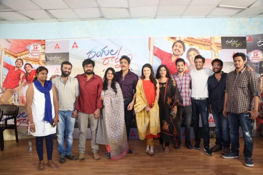 Celebs pose for the photo-ops during Rangula Ratnam pre-release event. Nagarjuna,Raj Tarun,Chitra Shukla,Sitara,Rangula Ratnam,Rangula Ratnam pre-release,Rangula Ratnam pre-release pics,Rangula Ratnam pre-release images,Rangula Ratnam pre-release stills,Rangula Ratnam pre-release pictures,Rangula Ratnam pre-release photos