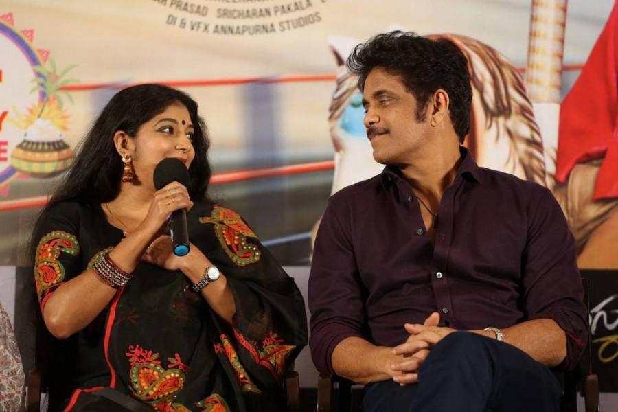 Nagarjuna, Raj Tarun, Chitra Shukla and Sitara at Rangula Ratnam pre ...