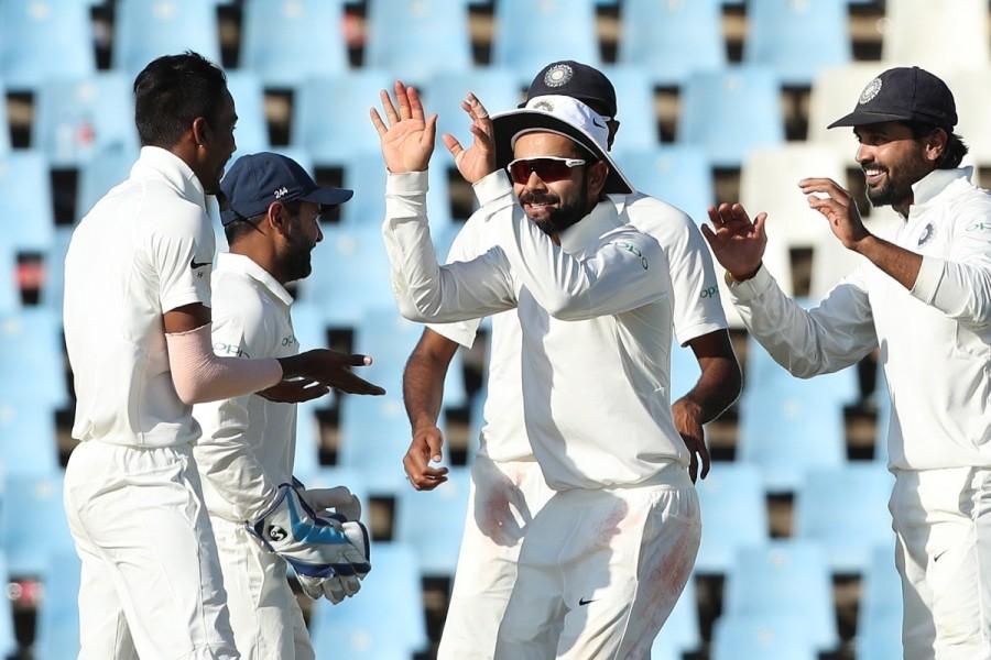 Earlier in the day, South African captain Faf du Plessis' 63 drove the hosts to 335. He registered his 17th fifty in Test cricket as South Africa added 66 runs to their overnight score of 269/6. Du Plessis, who was unbeaten on 24 on Saturday, drove the hosts forward in the morning even though he didn't get convincing support from the other end. His judicious shot selection helped him negotiate the Indian bowlers. Virat Kohli,India post 183/5,india vs south africa,India vs South Africa Tests,india vs south africa 2018 series