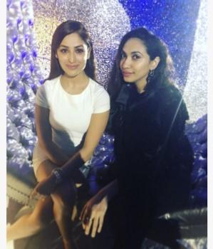 Yami Gautam kickstarted 2018 by announcing her upcoming film 'Batti Gul Meter Chalu'. Just days after the announcement, the actress has made her first public appearance for the film with producer 'Prerna Arora'.