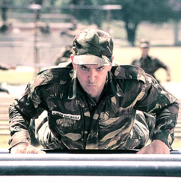 Some of the significant sequences in 'Lakshya' were shot in Ladakh at minus 8-9 degrees and at the approximate height of 17,800 feet above the sea level, which not just made the shoot difficult but also the training the actors did. Hrithik Roshan,actor Hrithik Roshan,Lakshay,Army Day,Hrithik Roshan on Army Day