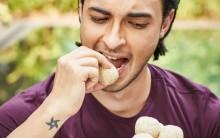 Aayush posted a picture,” Guess who cheated on his diet?? #HappyMakarSankranti#Loveratri #FestivalTimeMeansNODIET”. The picture has him gorging on sweets as he celebrates Makar Sankranti. Ayush Sharma is all set to make his Bollywood debut with Salman Khan Films 'Loveratri'. In order to get into the skin of his 'Loveratri' character, Aayush is prepping and doing all the things Gujarati's does.