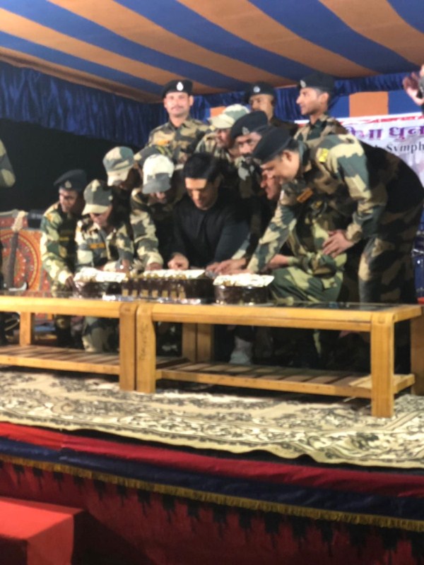 From celebrating the Vijay Week, releasing the poster on Vijay Diwas, to celebrating the Army day with Jawans, team Aiyaary expressed their gratitude towards the Jawans. Team Aiyaary,Aiyaary,Aiyaary team,Neeraj Pandey,Manoj Bajpayee,Sidharth Malhotra,Rakul Preet Singh,Pooja Chopra,Sidharth Malhotra birthday