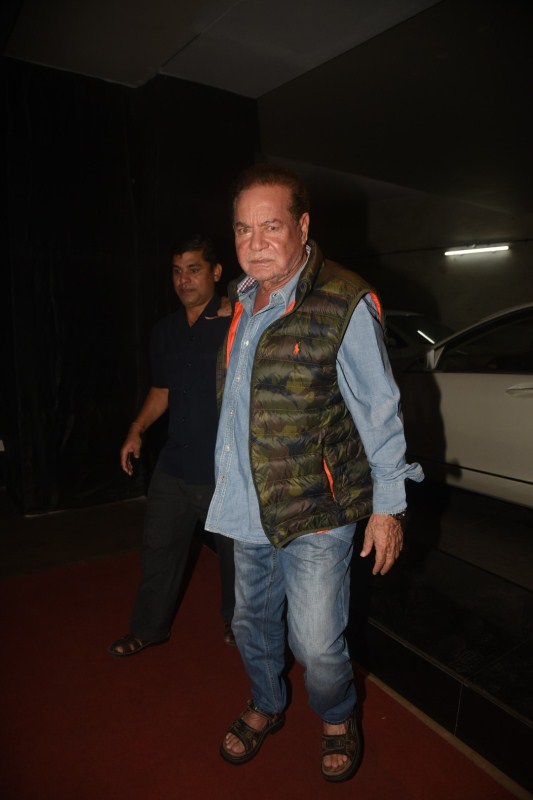 Salim Khan at the special screening of Nirdosh. Arbaaz Khan,Pradeep Rangwani,Salim Khan,Nirdosh,Nirdosh special screening,Nirdosh special screening pics,Nirdosh special screening images,Nirdosh special screening stills,Nirdosh special screening pictures,Nirdosh special screening photos