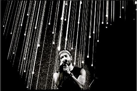 The multi-talented star is currently on a performing spree as the new year commenced. Farhan Akhtar who has a heart for music has time and again entertained the live audience across the globe.