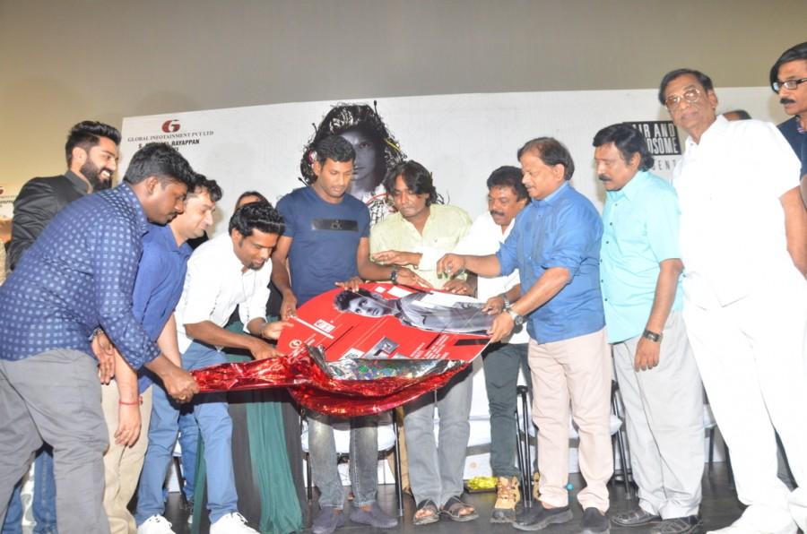 Celebs pose for the photo-ops during Kee audio launch in Chennai. Vijay Sethupathi,Vishal,Jiiva,Nikki Galrani,Kee audio launch,Kee,Kee music launch,Kee audio launch pics,Kee audio launch images,Kee audio launch stills,Kee audio launch pictures,Kee audio launch photos