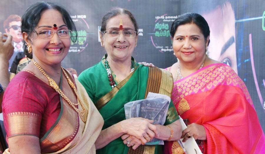 Sheela, Kutty Padmini at MGR's Kizhakku Africavil Raju movie launch. Rajinikanth,Kamal Hassan,Sachu,Ambika,Rajinikanth and Kamal Hassan,Kizhakku Africavil Raju,Kizhakku Africavil Raju movie launch,Kizhakku Africavil Raju movie launch pics,Kizhakku Africavil Raju movie launch images,Kizhakku Africavil Raju movie launch stil