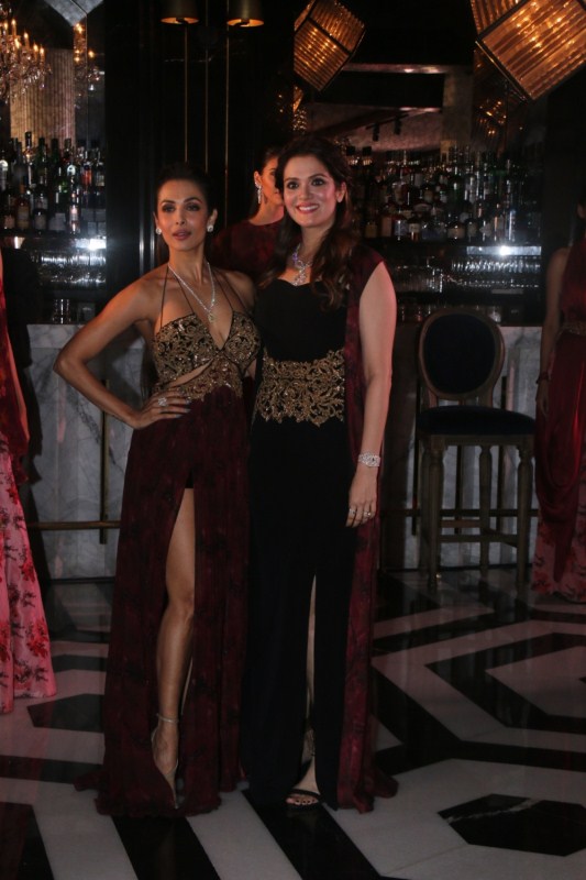 Malaika Arora and designer Rebecca Dewan pose together during 'Songs of Summer' collection launch event at Arth in Mumbai. Sushmita Sen,Malaika Arora,Nidhhi Agerwal,Rebecca Dewan,Rebecca Dewan fashion,Rebecca Dewan fashion launch,Rebecca Dewan fashion launch pics,Rebecca Dewan fashion launch images,Rebecca Dewan fashion launch stills,Rebecca Dewan fashion launch pictures,Rebe