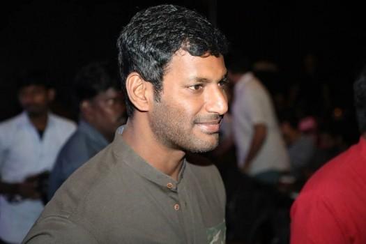 Vishal at Irumbu Thirai audio launch.