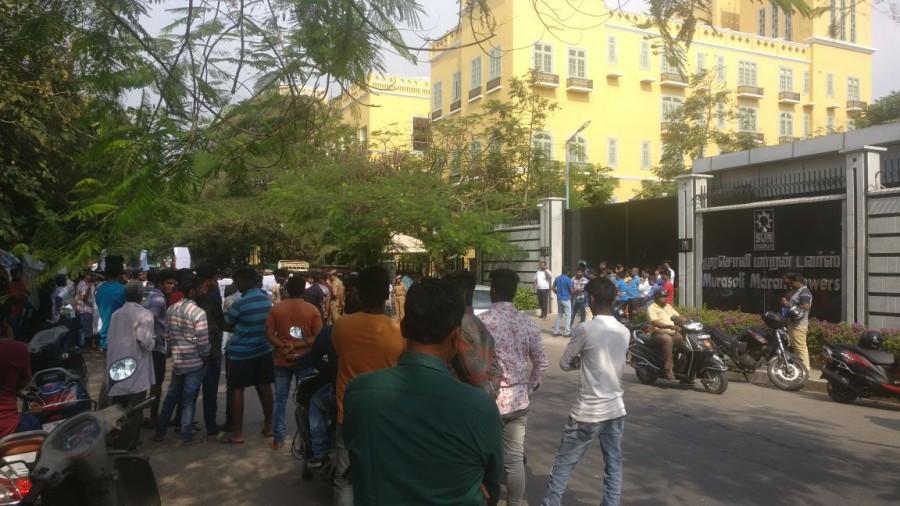 Suriya fans protest in front TV Channel office at MRC Nagar. Suriya fans,Suriya,Suriya controversy,Suriya suntv,TV Channel,Sun Tv Channel,Suriya fans protest