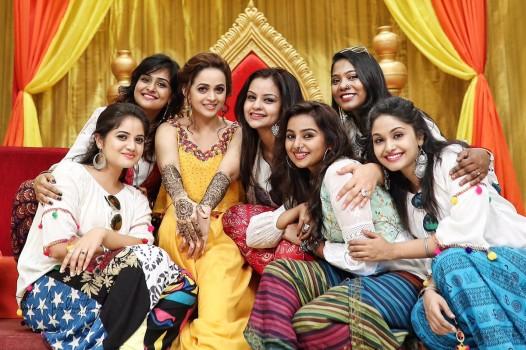 Actress Bhavana glows in mehandi ceremony, to marry boyfriend Naveen in Thrissur.
