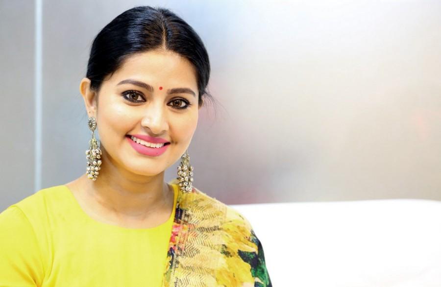 Sneha is all smiles as she arrives at Vcare clinic launch at Ambattur. Sneha,actress Sneha,Vcare clinic at Ambattur,Vcare clinic,Vcare clinic launch,Sneha latest pics,Sneha latest images,Sneha latest stills,Sneha latest pictures,Sneha latest photos