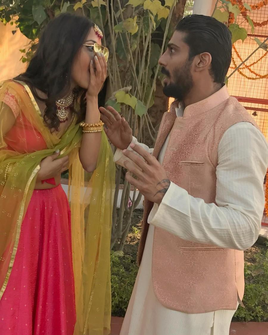 Prateik Babbar family and friends attend the event. Prateik Babbar,Prateik Babbar engagement,prateik babbar engaged to sanya sagar,Sanya Sagar,prateik babbar reveals details,prateik babbar engagement lucknow,prateik babbar speaks about engagement,prateik babbar sanya sagar relationship,prateik babbar sanya