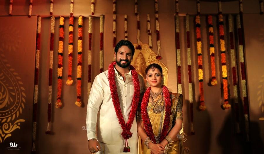 The ceremonies were conducted as per Kerala Hindu traditions. Bhavana,Bhavana and Naveen,Bhavana wedding pics,Bhavana wedding images,Bhavana wedding stills,Bhavana wedding pictures,Bhavana marriage,Bhavana marriage pics,Bhavana marriage images