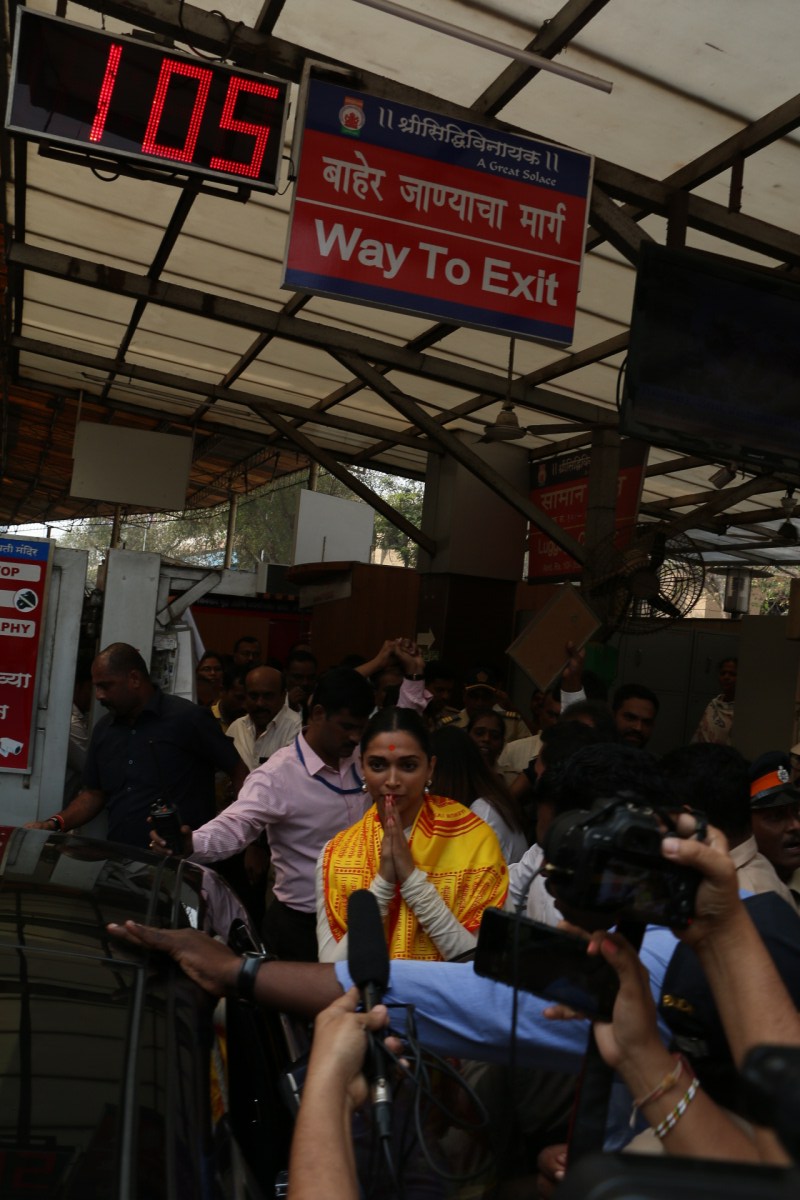 Besides Deepika, the movie features Ranveer Singh and Shahid Kapoor in key roles. Deepika Padukone,actress Deepika Padukone,Padmaavat,padmaavat release,Deepika Padukone visits Siddhivinayak temple,Siddhivinayak temple