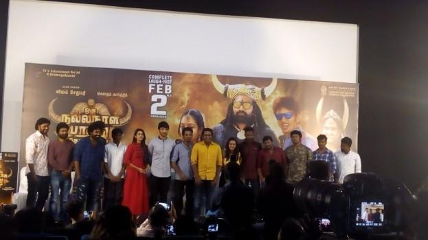 Tamil movie Oru Nalla Naal Paathu Solren press meet held in Chennai. Celebs like Vijay Sethupathi, Gautham Karthik and Gayathrie graced the event.