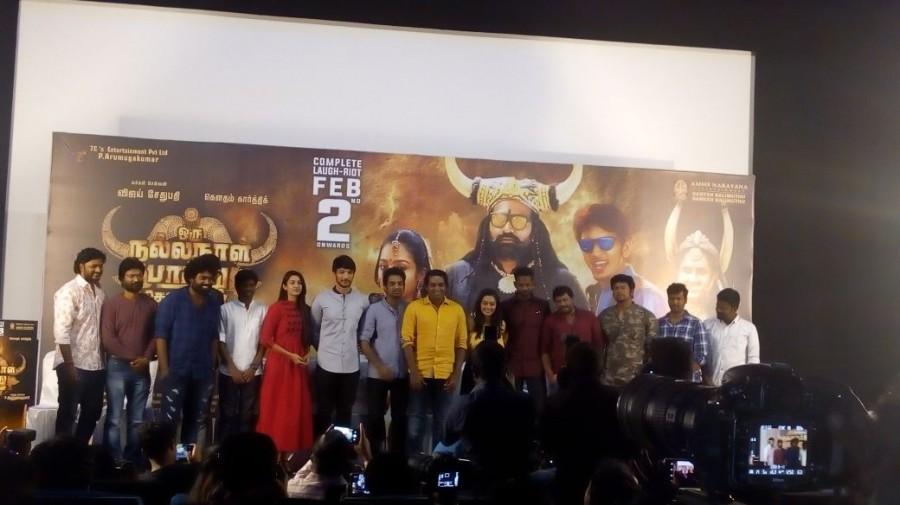 Tamil movie Oru Nalla Naal Paathu Solren press meet held in Chennai. Celebs like Vijay Sethupathi, Gautham Karthik and Gayathrie graced the event. Vijay Sethupathi,Gautham Karthik,Gayathrie,Oru Nalla Naal Paathu Solren,Oru Nalla Naal Paathu Solren press meet,Oru Nalla Naal Paathu Solren press meet pics,Oru Nalla Naal Paathu Solren press meet images,Oru Nalla Naal Paathu Solren press meet stills,Oru