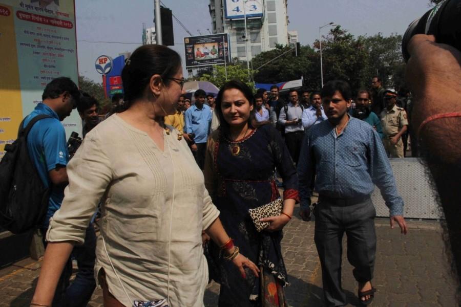 Actress Jaya Prada during a visit to Siddhivinayak temple in Mumbai on Jan 23, 2018. Jaya Prada,actress Jaya Prada,Siddhivinayak temple,Jaya Prada at Siddhivinayak temple,Jaya Prada latest pics,Jaya Prada latest images,Jaya Prada latest stills,Jaya Prada latest pictures,Jaya Prada latest photos