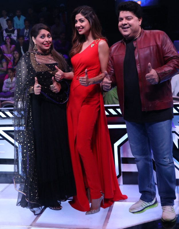 Thumbs up from the super judges and Special guest Sajid Khan on Super Dancer Chapter 2. Sajid Khan,Super Dancer Chapter 2,Shilpa Shetty Kundra,Shilpa Shetty,Republic Day Special episode