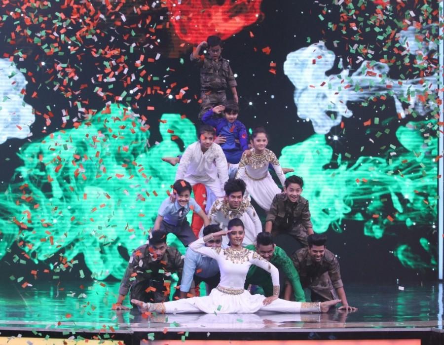 A grand opening of Republic Day Special episode on Super Dancer Chapter 2. Sajid Khan,Super Dancer Chapter 2,Shilpa Shetty Kundra,Shilpa Shetty,Republic Day Special episode